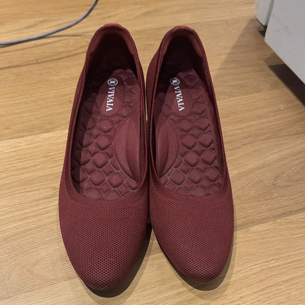 VIVAIA Tamia Wedge Pro Women's Burgundy Wedges. Sz 9-9.5 (EU 40.5).